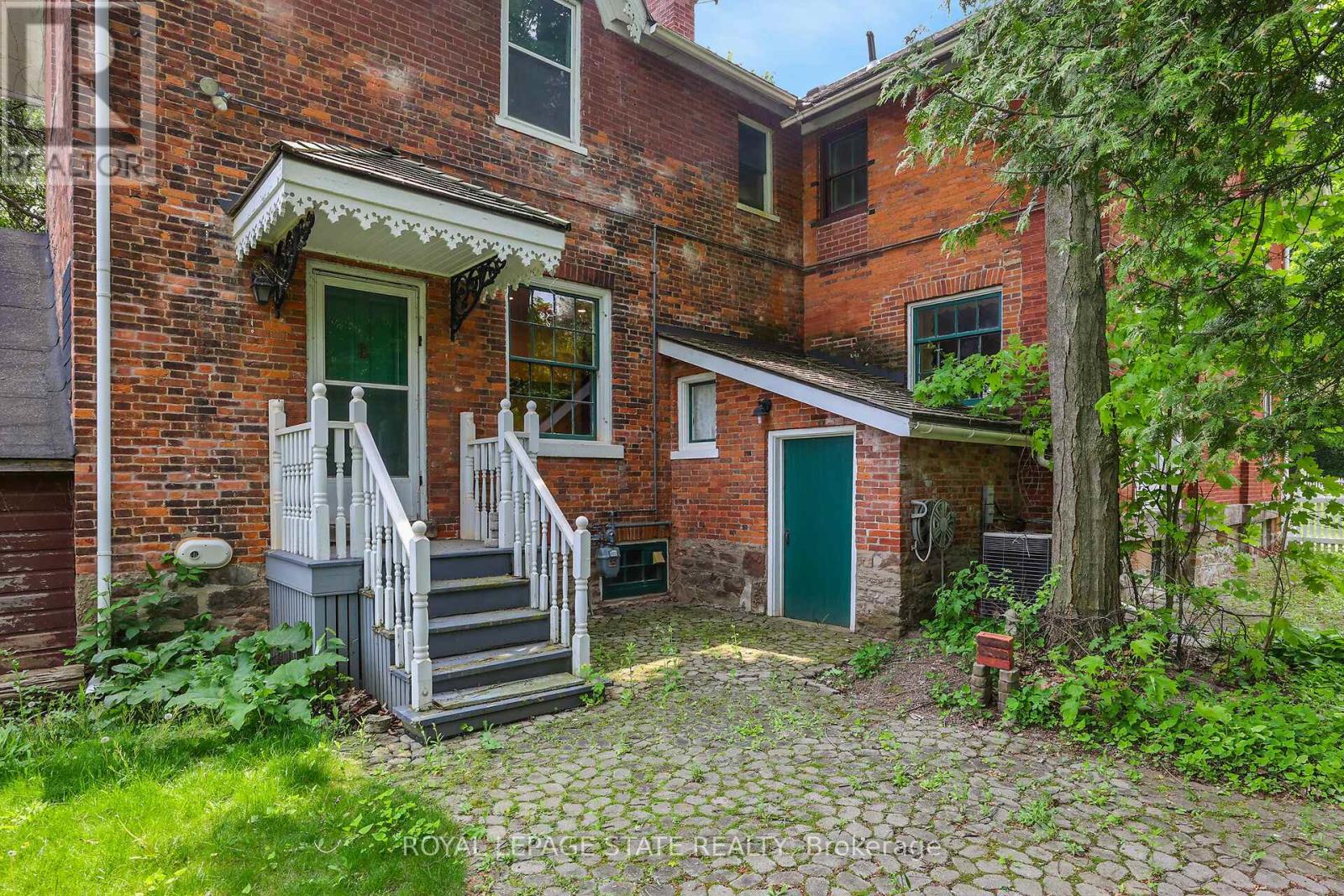 262 Main Street W, Grimsby (Grimsby West), Ontario  L3M 1S4 - Photo 2 - X12196696