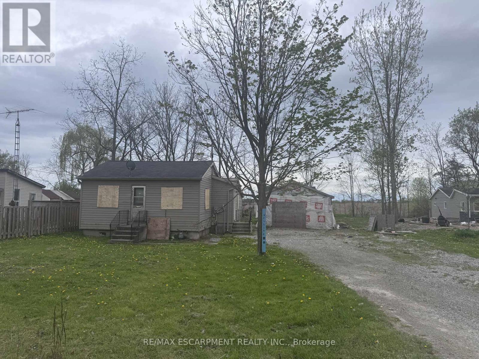 508 Main Street E, Haldimand (Dunnville), Ontario  N1A 2W5 - Photo 1 - X12196697