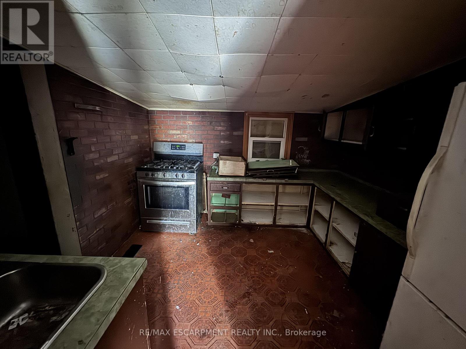508 Main Street E, Haldimand (Dunnville), Ontario  N1A 2W5 - Photo 12 - X12196697