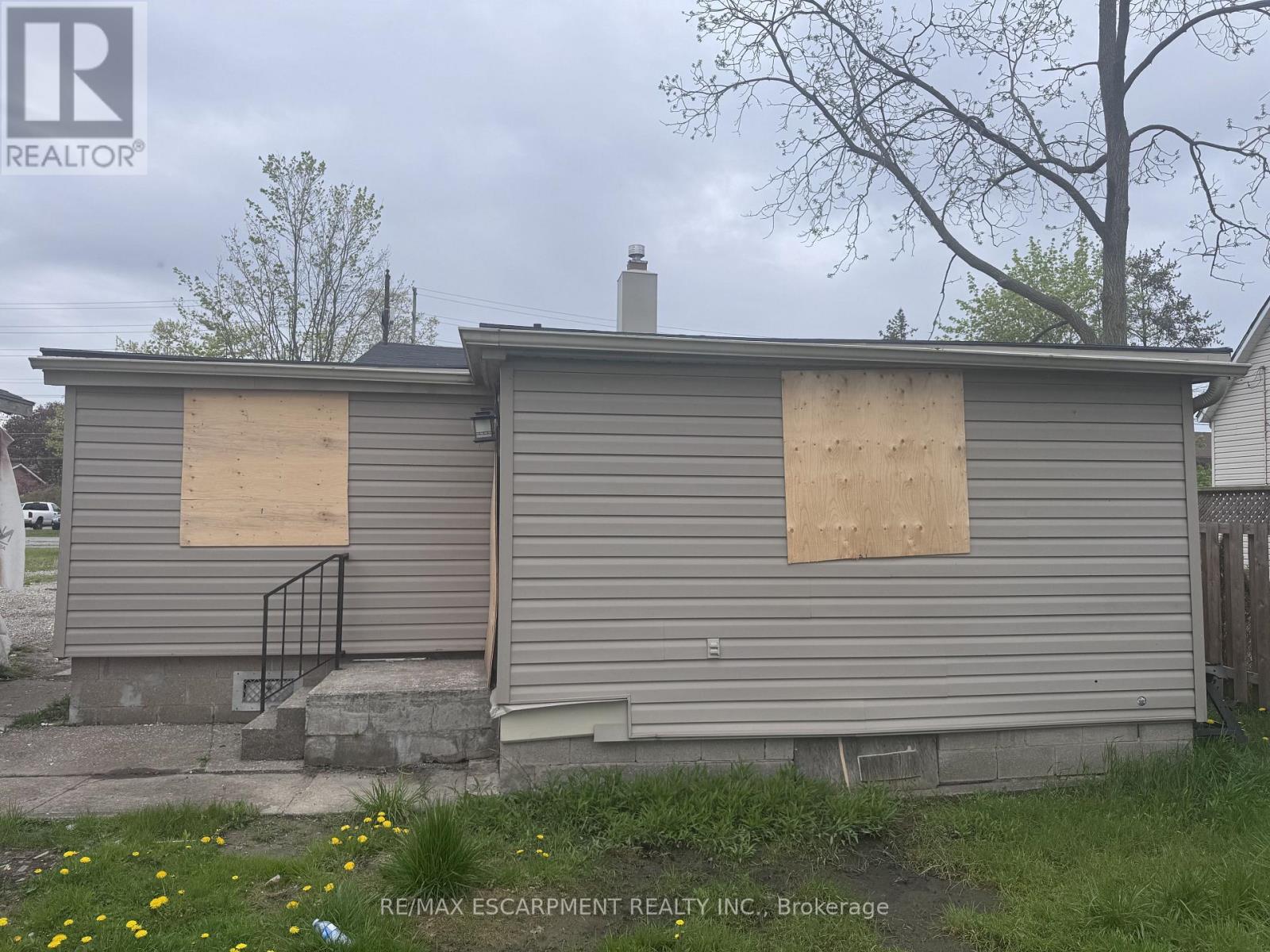 508 Main Street E, Haldimand (Dunnville), Ontario  N1A 2W5 - Photo 4 - X12196697