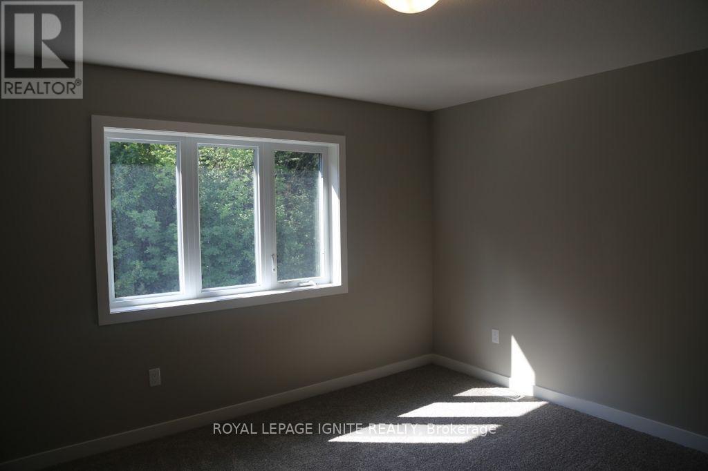898 Robert Ferrie Drive, Kitchener, Ontario  N2R 0P2 - Photo 6 - X12196755