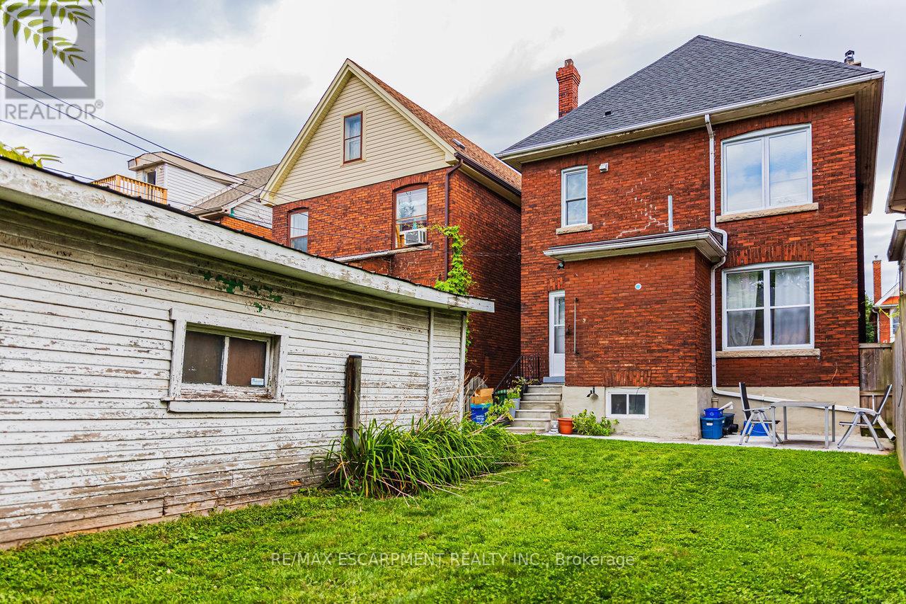 24 Carrick Avenue, Hamilton (Gibson), Ontario  L8M 2W1 - Photo 23 - X12196761