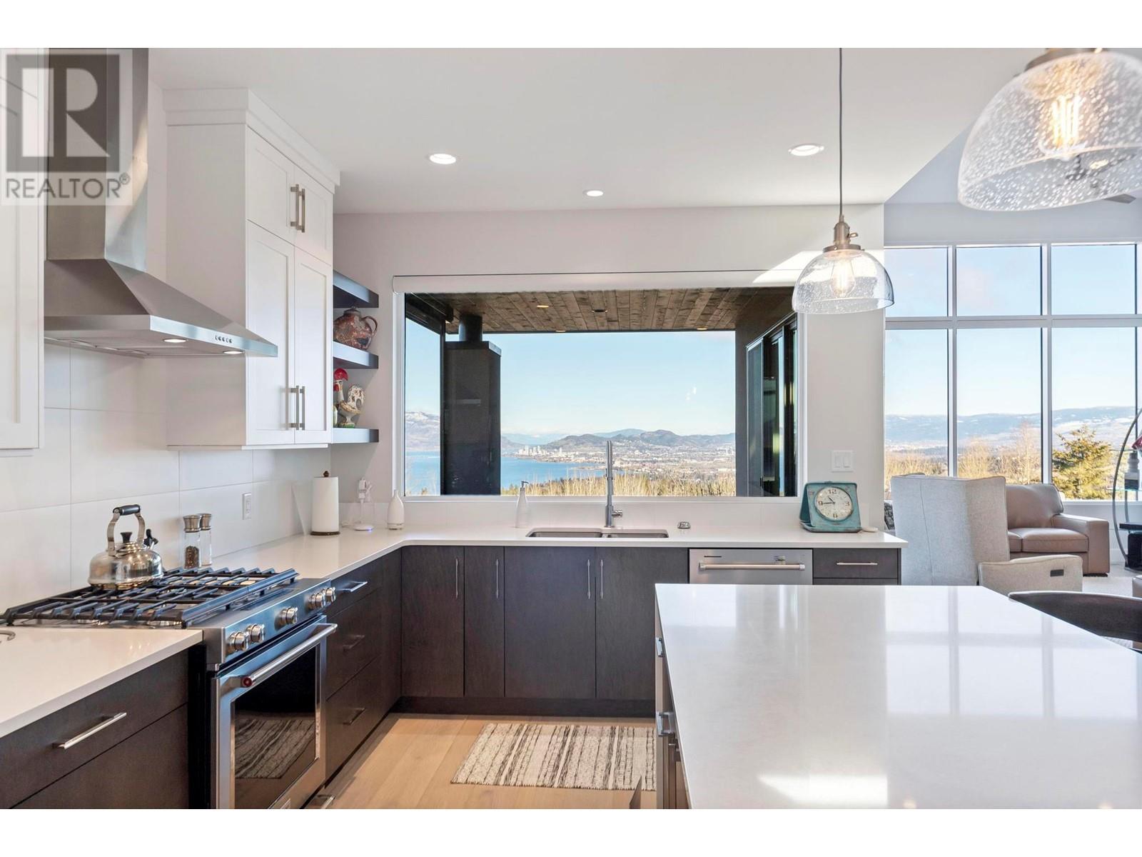 Property at 484 Sparrow Hawk Court image 4