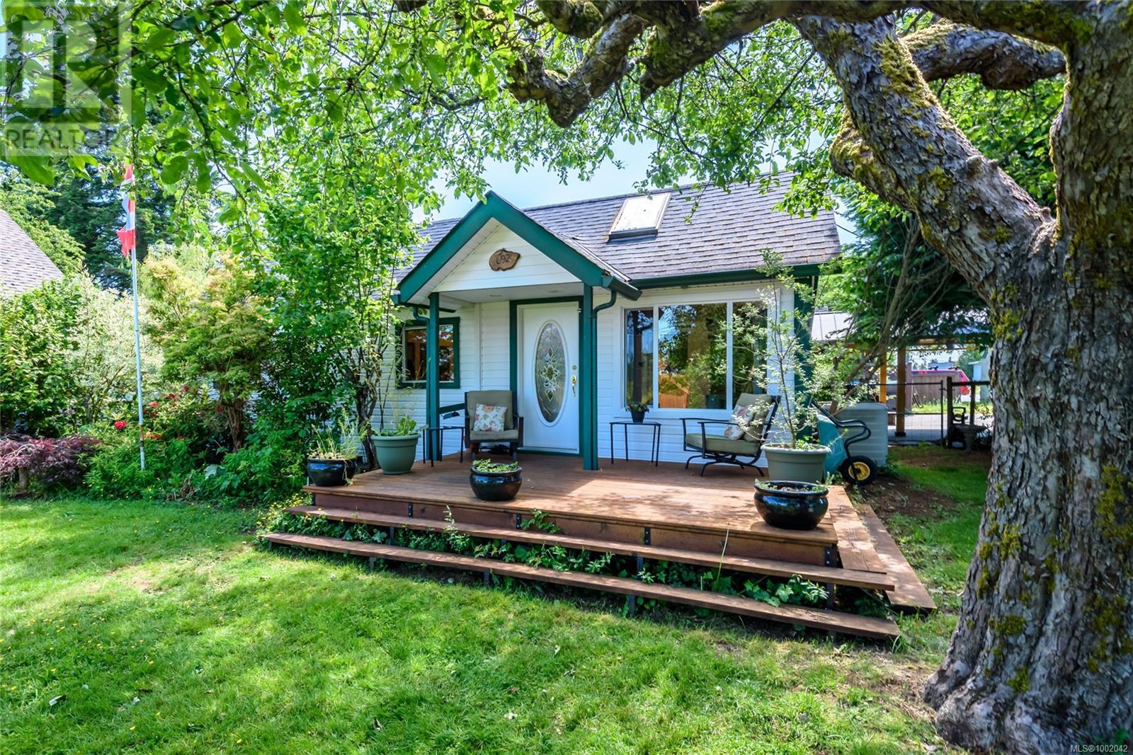 692 11th St, Courtenay, British Columbia