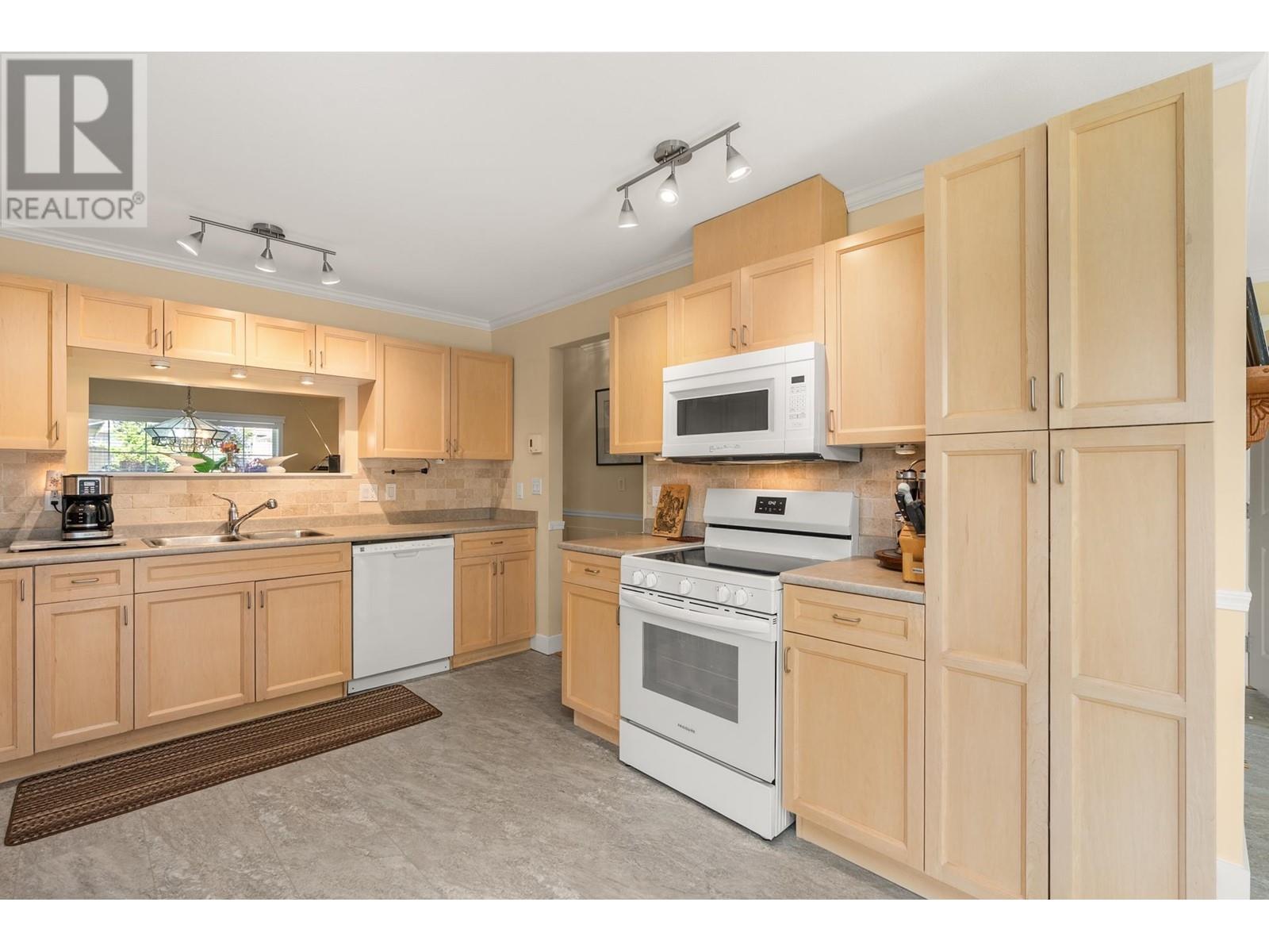5722 Emily Way, Sechelt, British Columbia  V7Z 0N5 - Photo 12 - R3010676