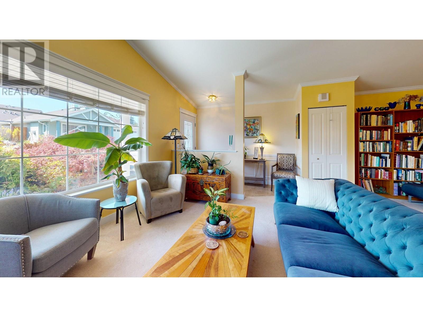 5722 Emily Way, Sechelt, British Columbia  V7Z 0N5 - Photo 5 - R3010676
