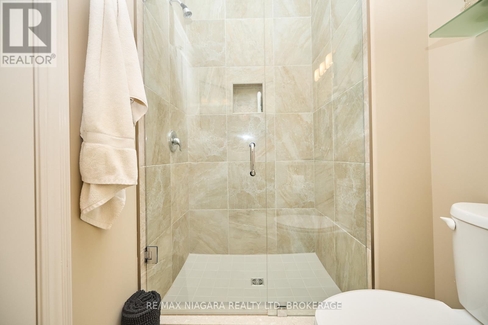 6 Derbyshire Drive, Fort Erie, Ontario  L0S 1N0 - Photo 17 - X12196765