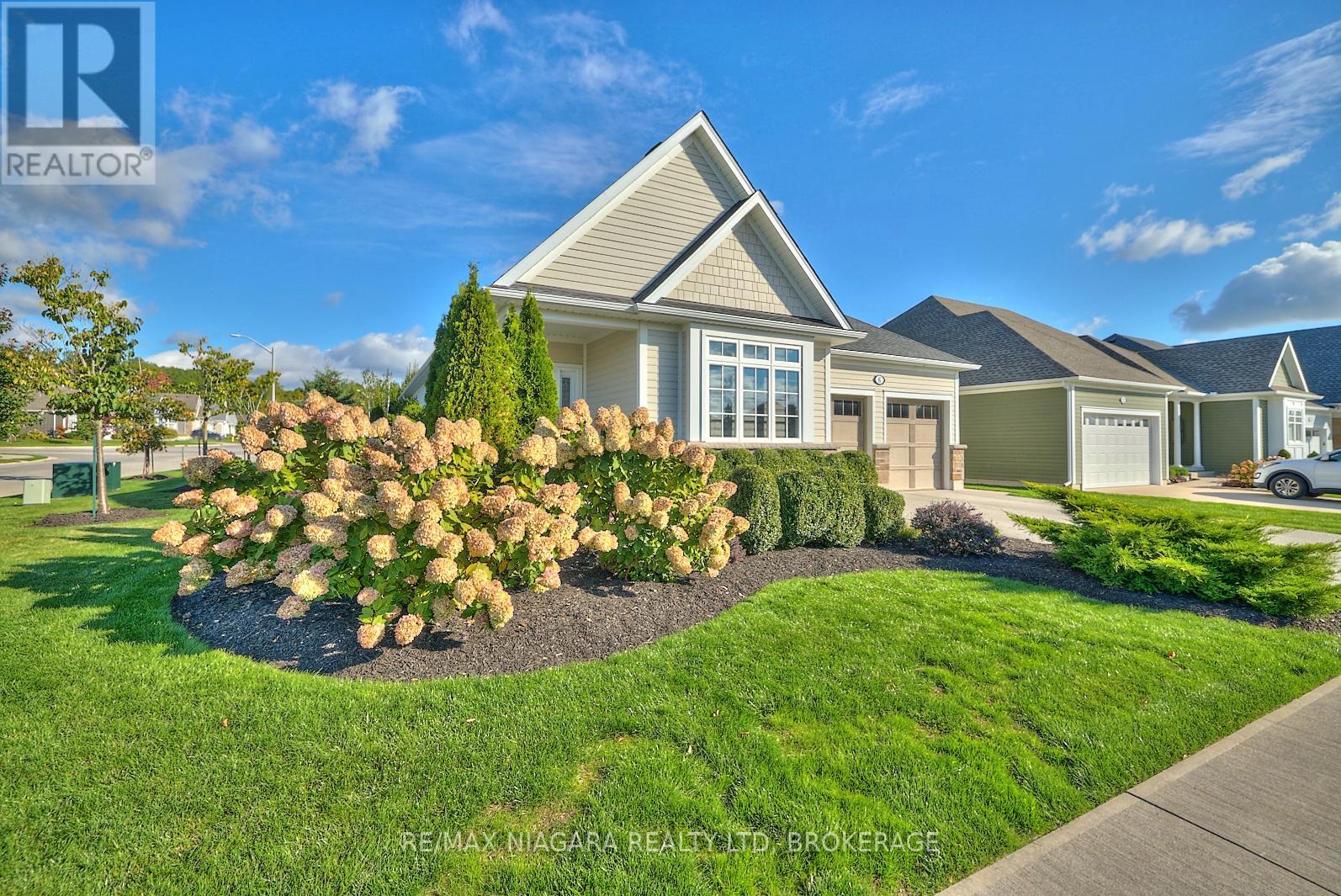 6 Derbyshire Drive, Fort Erie, Ontario  L0S 1N0 - Photo 2 - X12196765