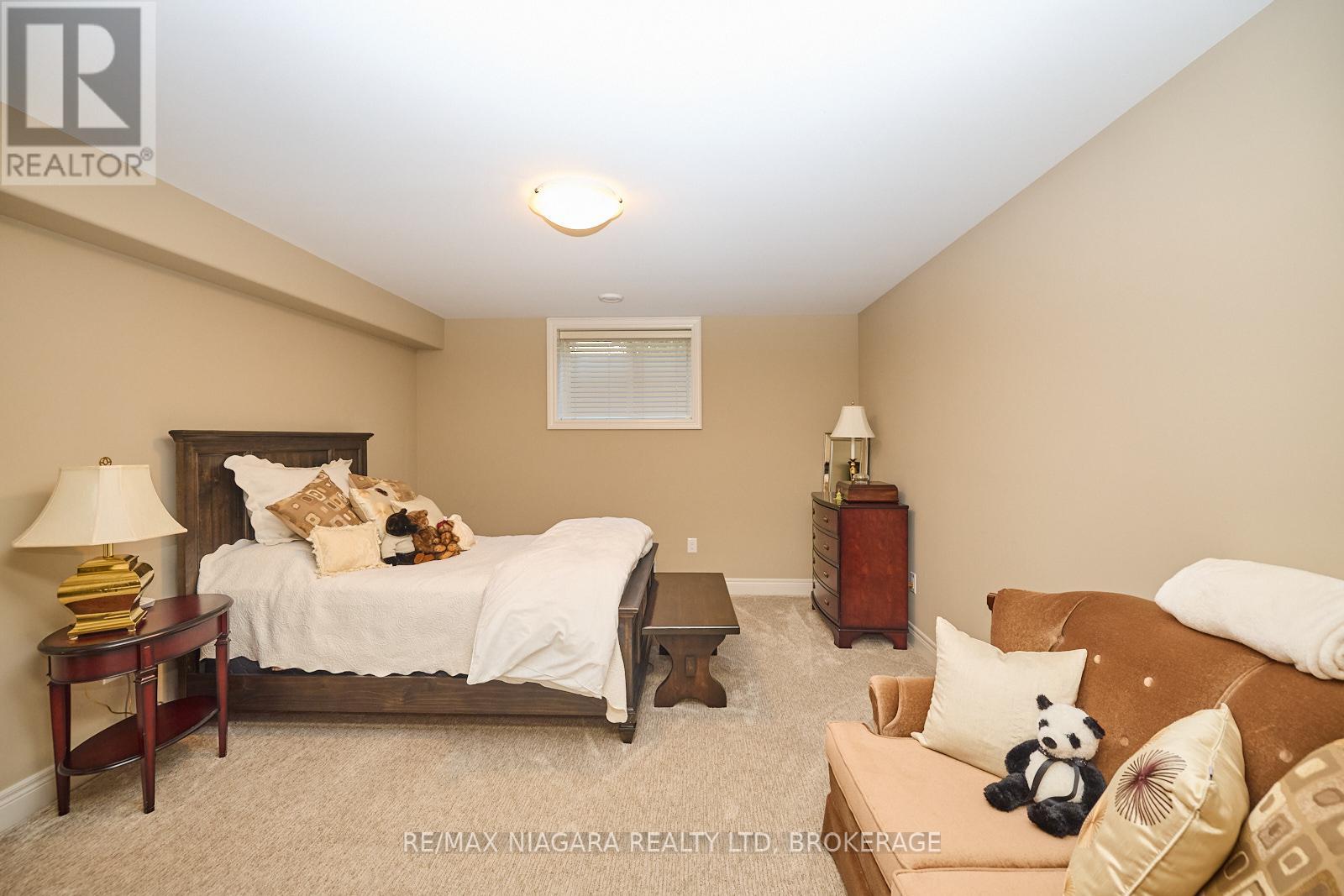 6 Derbyshire Drive, Fort Erie, Ontario  L0S 1N0 - Photo 33 - X12196765