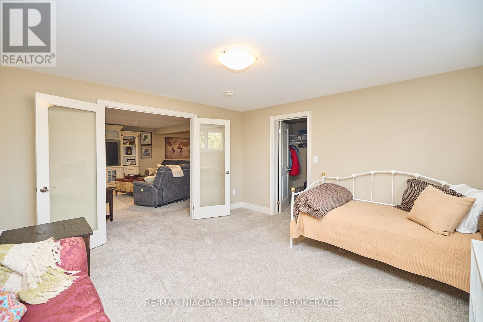6 Derbyshire Drive, Fort Erie, Ontario  L0S 1N0 - Photo 37 - X12196765