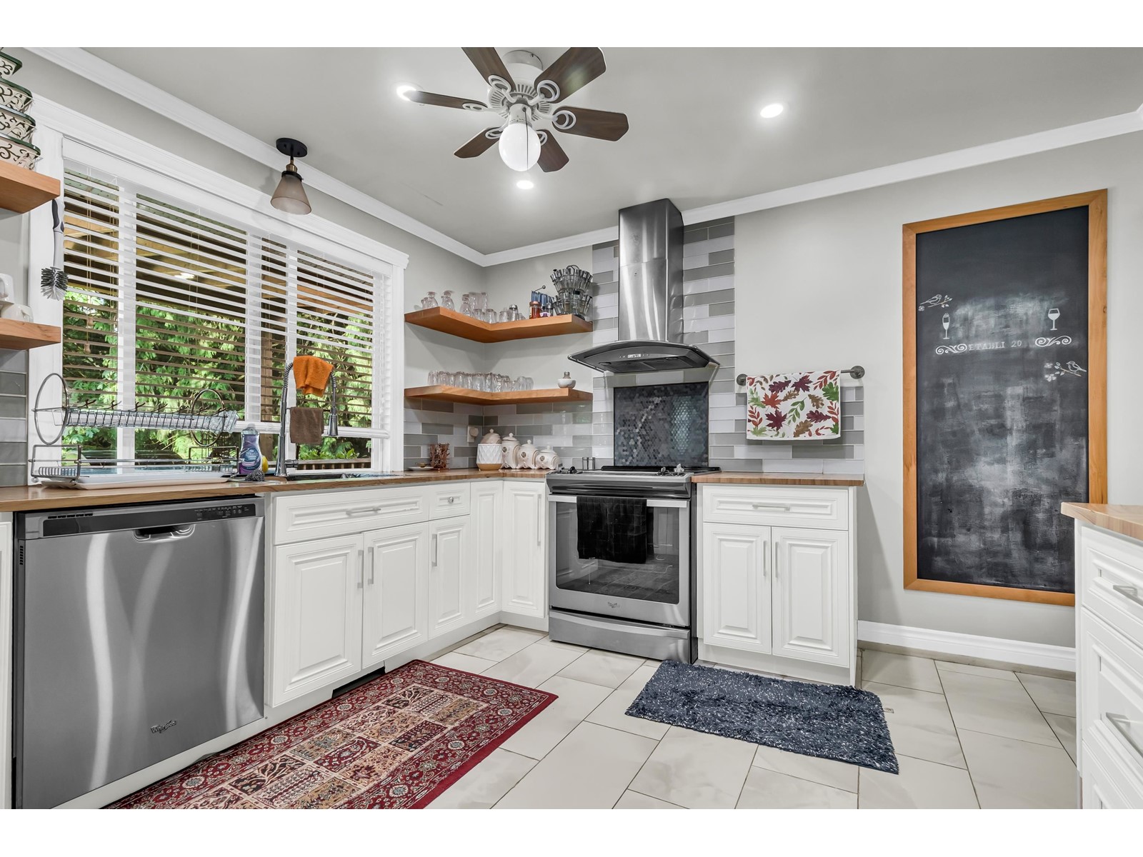 1876 Dahl Crescent, Abbotsford, British Columbia  V2S 4B4 - Photo 2 - R3011332