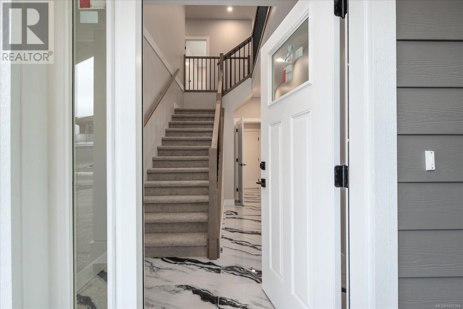Property at 811 Stringer Way image 3