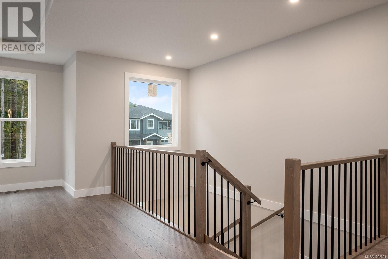 Property at 811 Stringer Way image 5