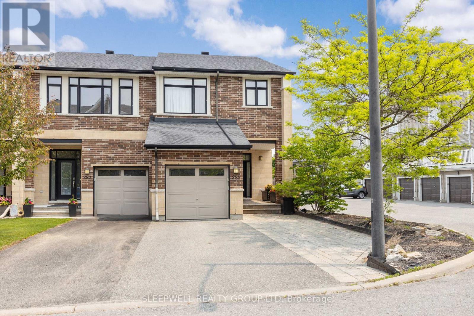 Property at 285 KINGHAVEN CRESCENT image 1