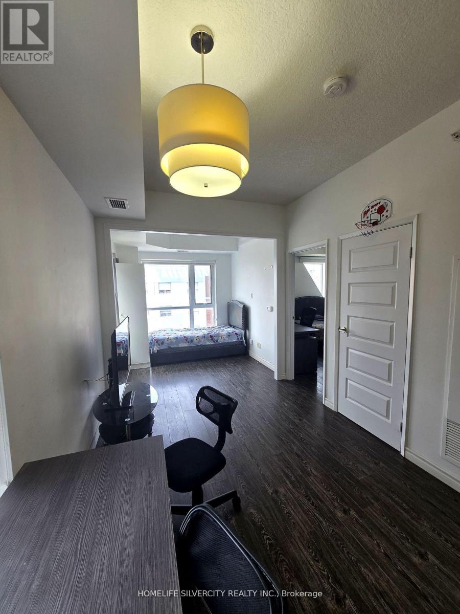 905-Tower -1 - 158 King Street N, Waterloo, Ontario  N2J 2Y2 - Photo 11 - X12196693