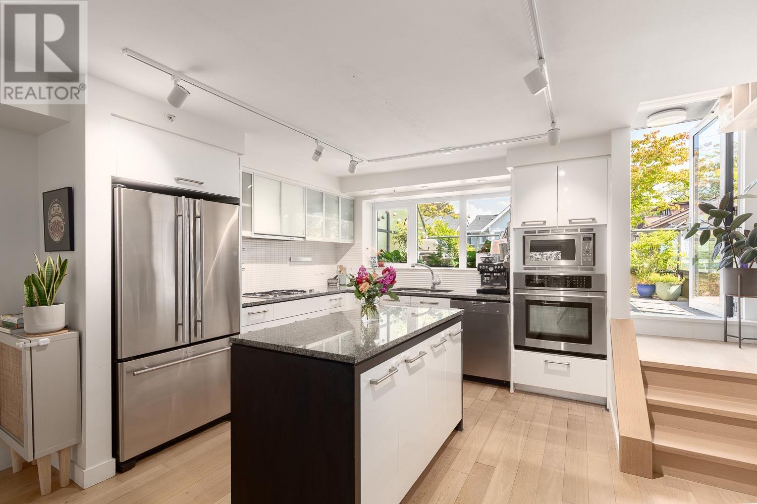 219 1961 Collingwood Street, Vancouver, British Columbia  V6R 3K6 - Photo 8 - R3011345