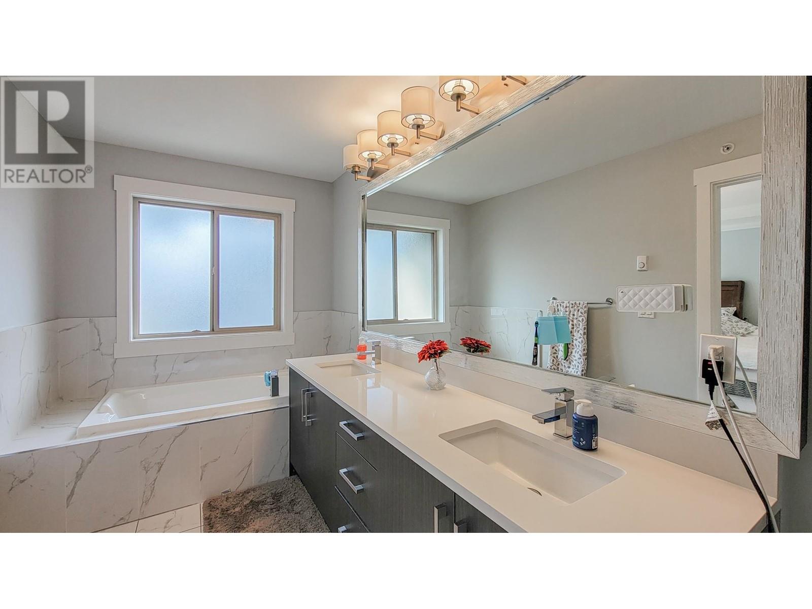 3 3126 Wellington Street, Port Coquitlam, British Columbia  V3B 3X4 - Photo 11 - R3011390