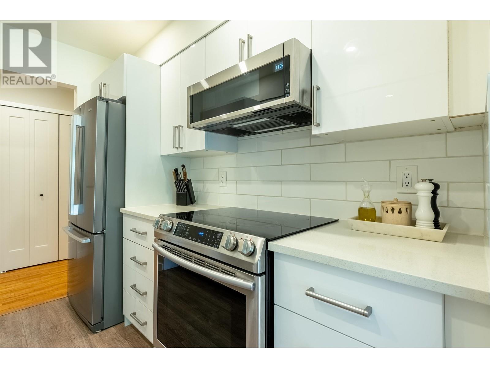 316 555 W 28th Street, North Vancouver, British Columbia  V7N 2J7 - Photo 9 - R3011393