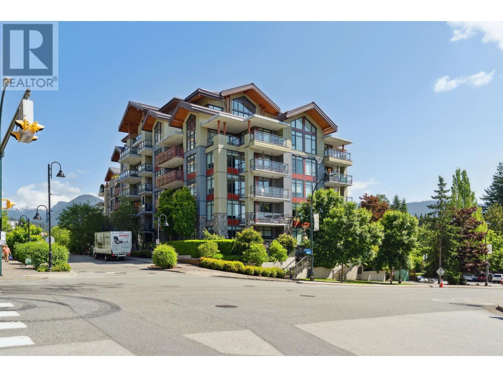 405 2738 LIBRARY LANE, North Vancouver, British Columbia