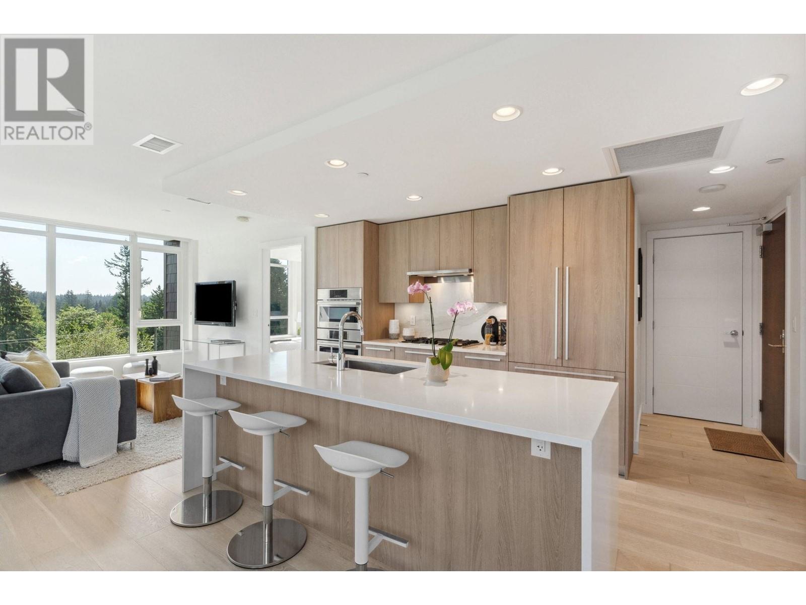 405 2738 Library Lane, North Vancouver, British Columbia  V7J 0B3 - Photo 4 - R3011394