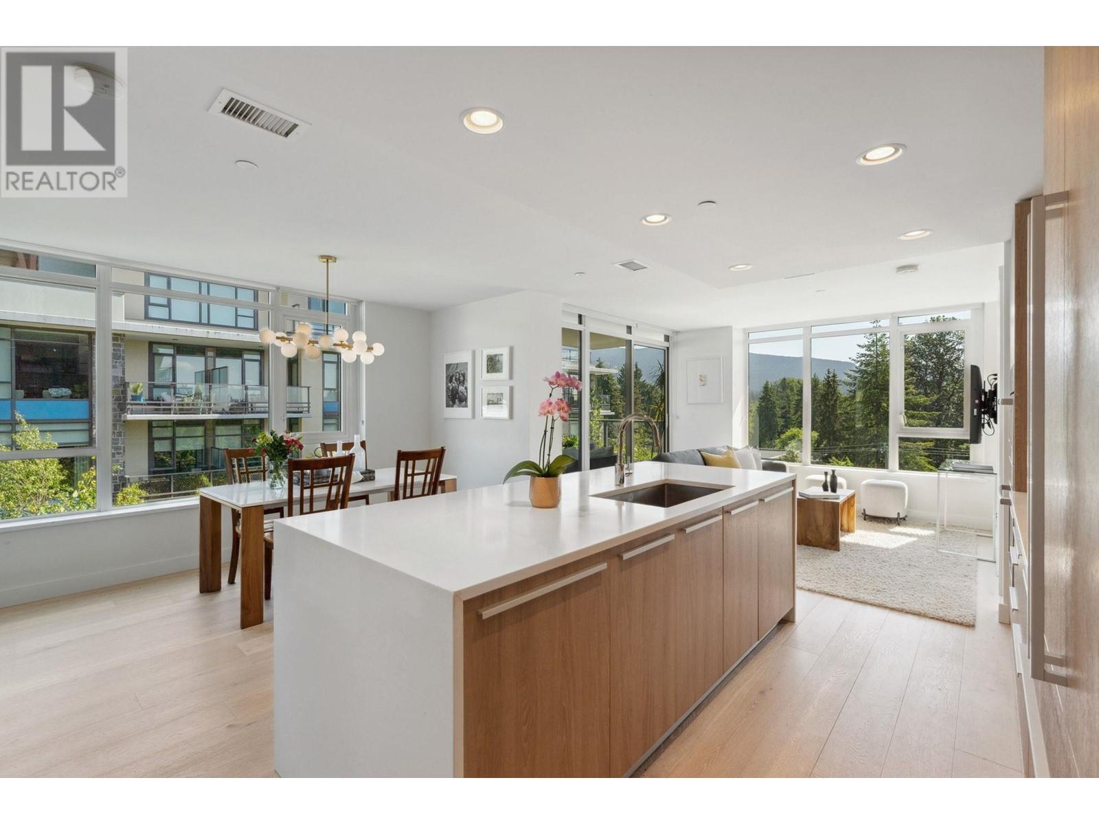 405 2738 Library Lane, North Vancouver, British Columbia  V7J 0B3 - Photo 5 - R3011394