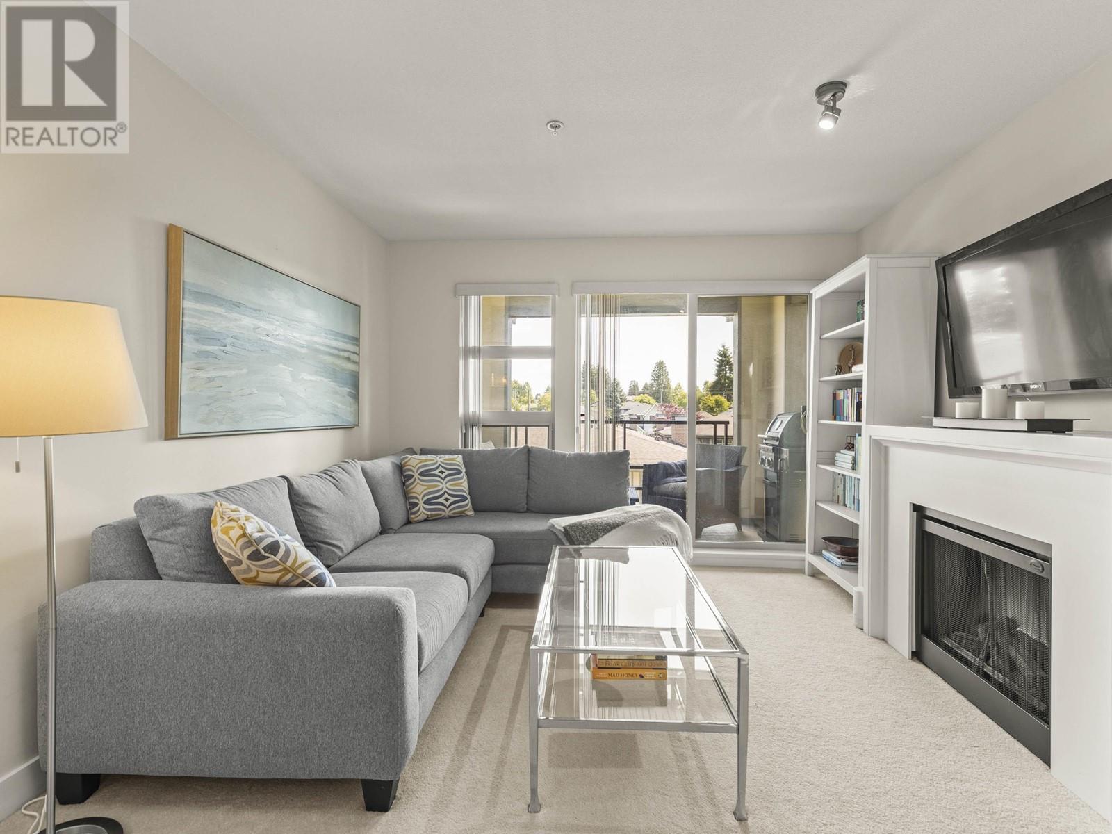 313 738 E 29 Avenue, Vancouver, British Columbia  V5V 0B6 - Photo 2 - R3011432