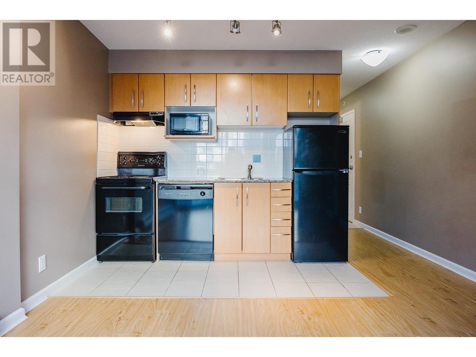 202 9288 University Crescent, Burnaby, British Columbia  V5A 4X7 - Photo 8 - R3011470