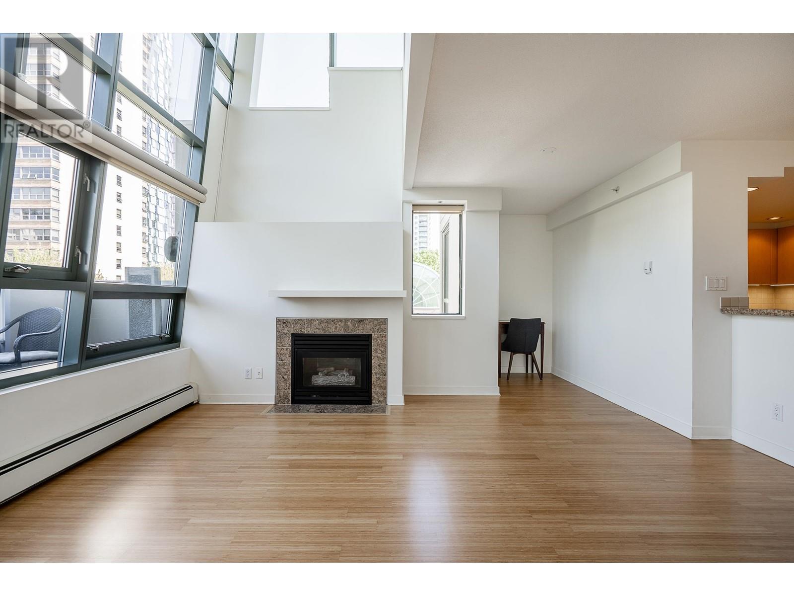 Ph1 1688 Robson Street, Vancouver, British Columbia  V6G 1C7 - Photo 3 - R3010778