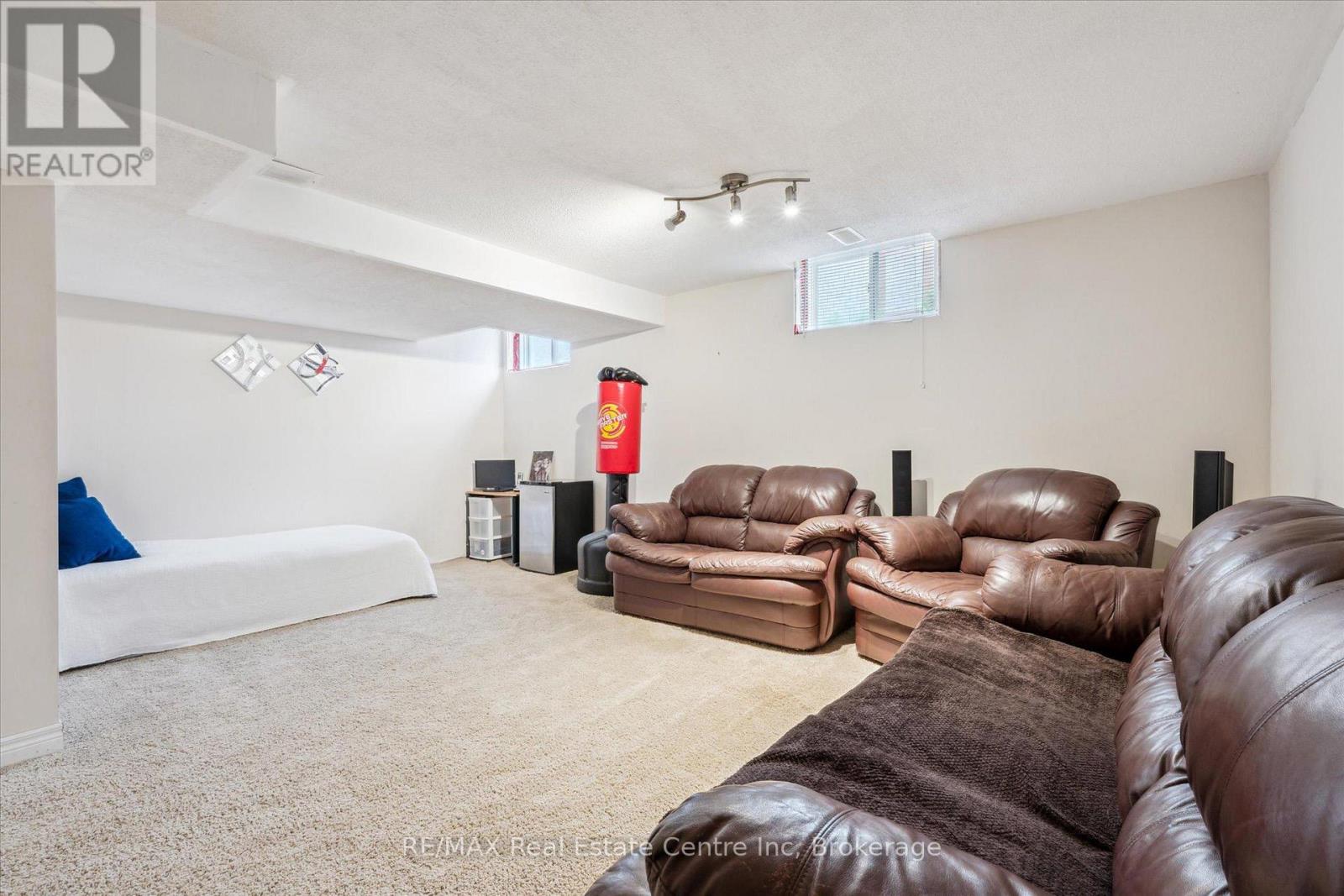 3 Pine Ridge Drive, Guelph, Ontario  N1L 1N6 - Photo 22 - X12196777