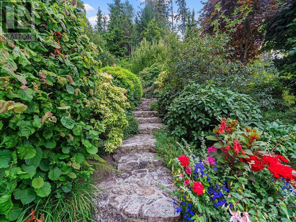 5480 Keith Road, West Vancouver, British Columbia  V7W 3C9 - Photo 3 - R3011255