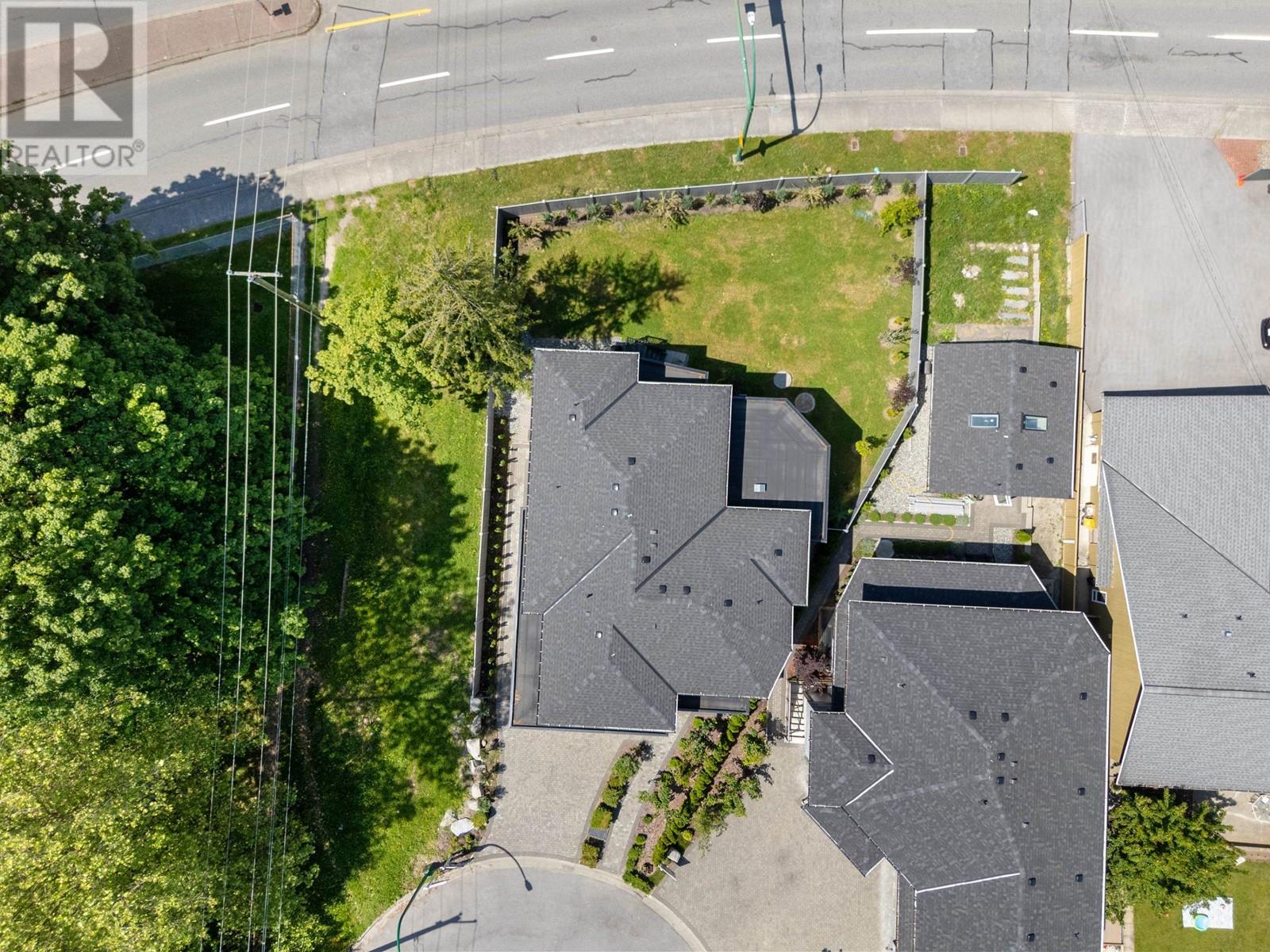 5221 Woodsworth Street, Burnaby, British Columbia  V5G 1S5 - Photo 3 - R3011293
