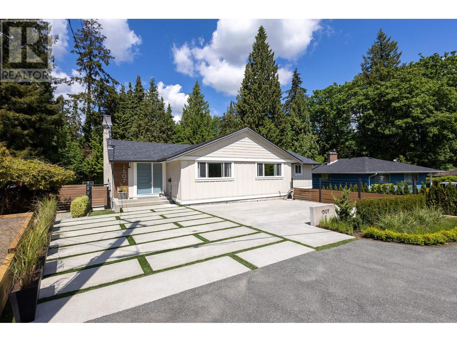 1507 MARINE CRESCENT, coquitlam, British Columbia