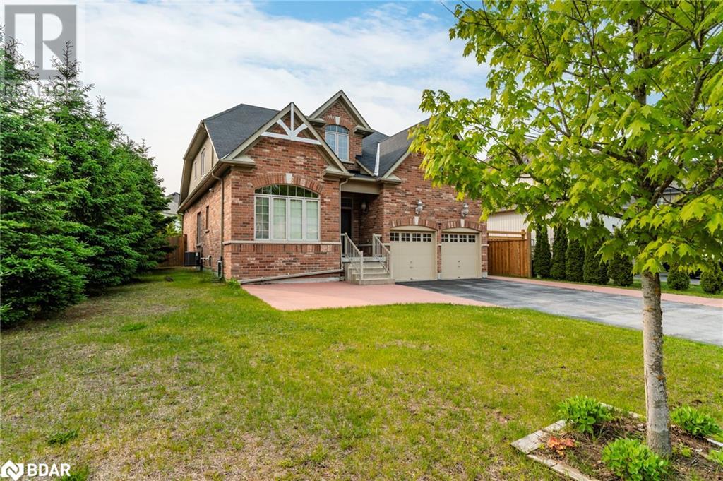Property at 5 NADMARC Court image 4