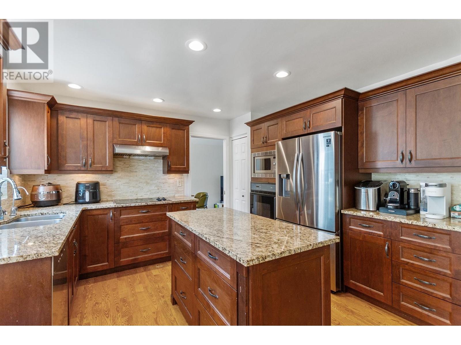800 Sprice Avenue, Coquitlam, British Columbia  V3J 2P1 - Photo 6 - R3010341