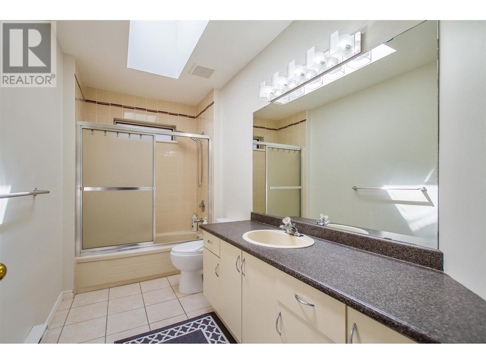 800 Sprice Avenue, Coquitlam, British Columbia  V3J 2P1 - Photo 15 - R3010341