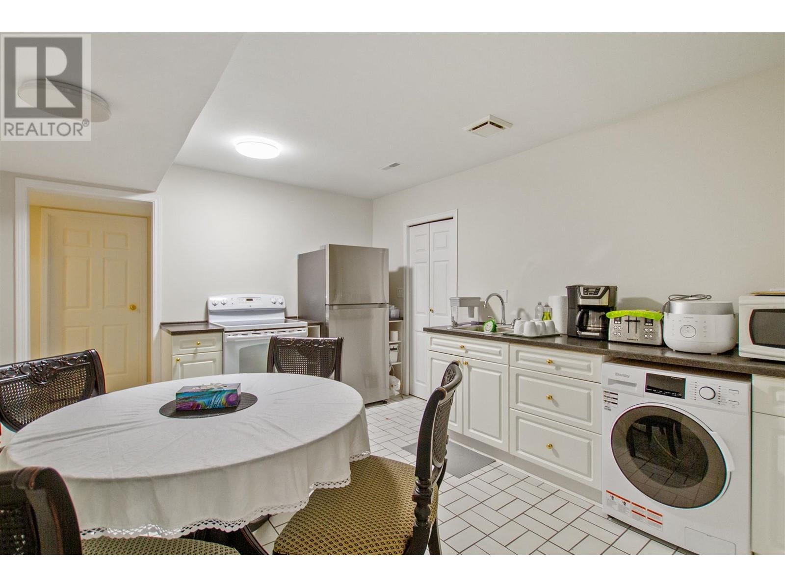800 Sprice Avenue, Coquitlam, British Columbia  V3J 2P1 - Photo 22 - R3010341