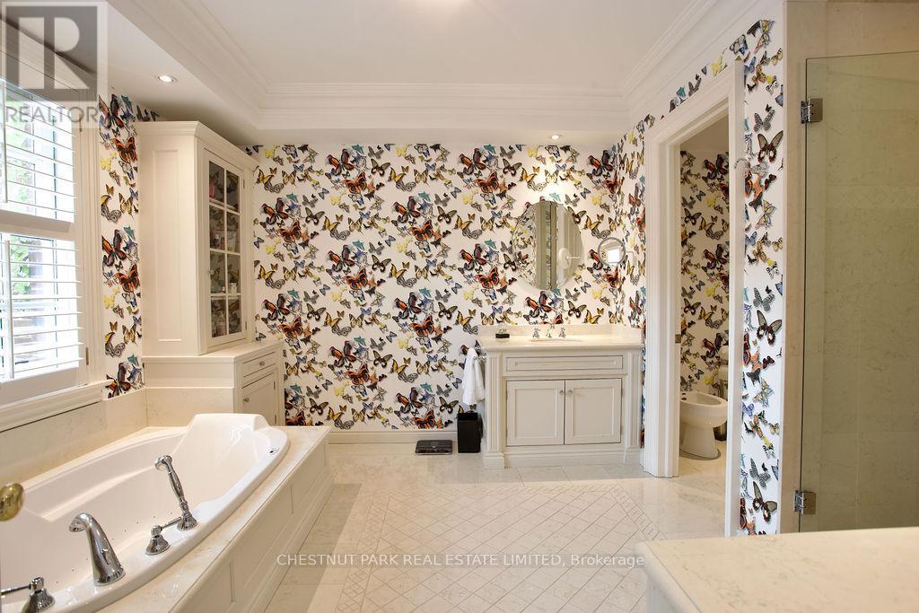 4 Corrigan Close, Toronto (Rosedale-Moore Park), Ontario  M4W 3V6 - Photo 22 - C12196796