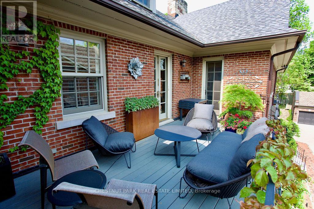 4 Corrigan Close, Toronto (Rosedale-Moore Park), Ontario  M4W 3V6 - Photo 26 - C12196796