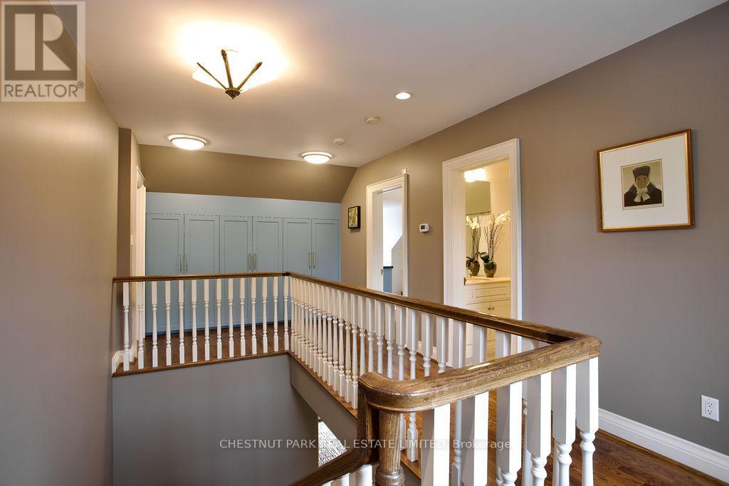 4 Corrigan Close, Toronto (Rosedale-Moore Park), Ontario  M4W 3V6 - Photo 27 - C12196796