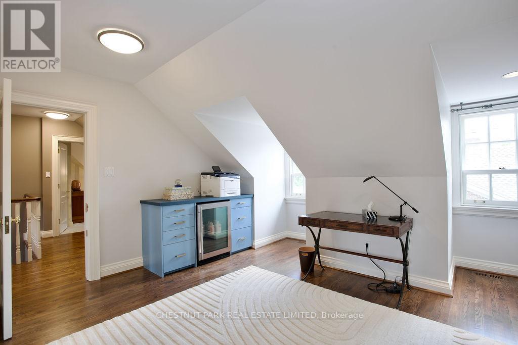 4 Corrigan Close, Toronto (Rosedale-Moore Park), Ontario  M4W 3V6 - Photo 29 - C12196796