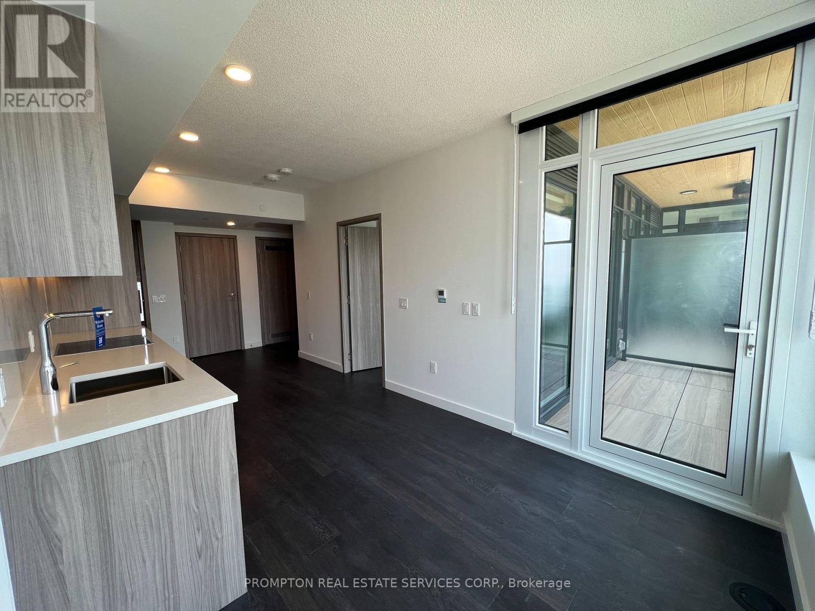 3101 - 1 Concord Cityplace Way, Toronto, Ontario  M5V 0X3 - Photo 7 - C12196621
