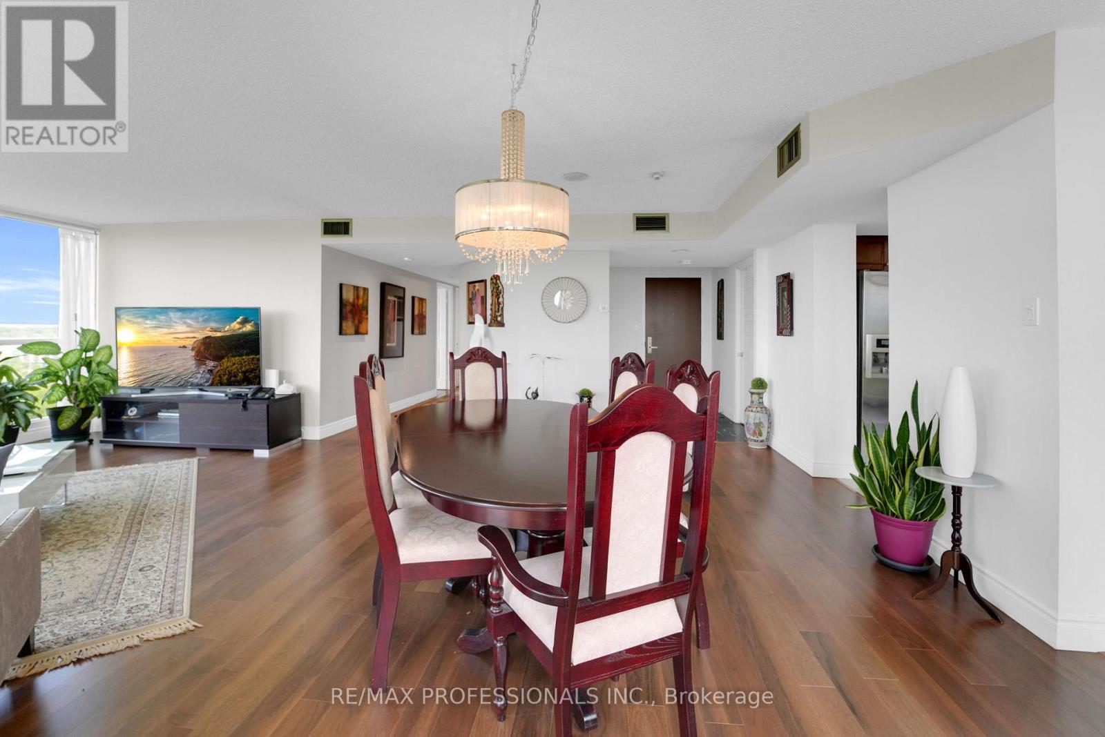 905 - 45 Kingsbridge Garden Circle, Mississauga, Ontario  L5R 3K4 - Photo 15 - W12196706
