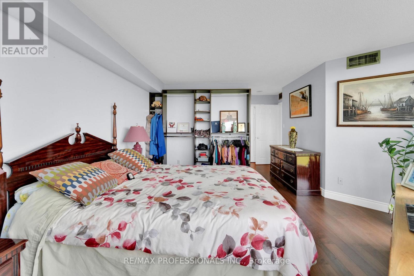 905 - 45 Kingsbridge Garden Circle, Mississauga, Ontario  L5R 3K4 - Photo 24 - W12196706