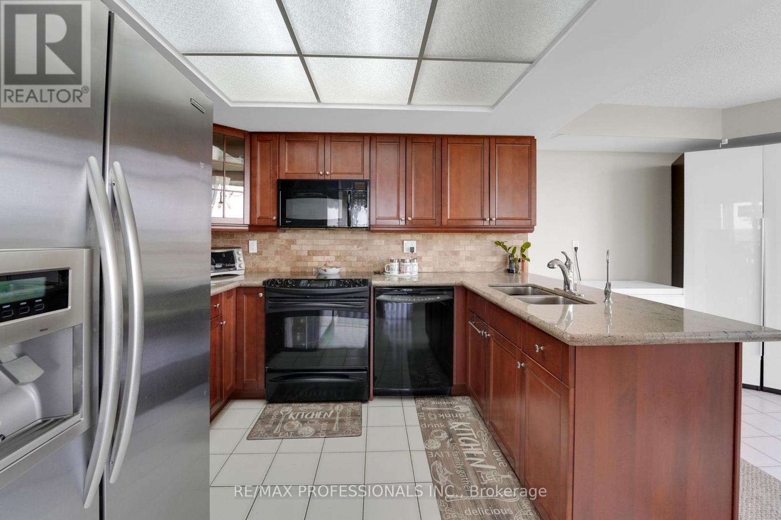 905 - 45 Kingsbridge Garden Circle, Mississauga, Ontario  L5R 3K4 - Photo 8 - W12196706