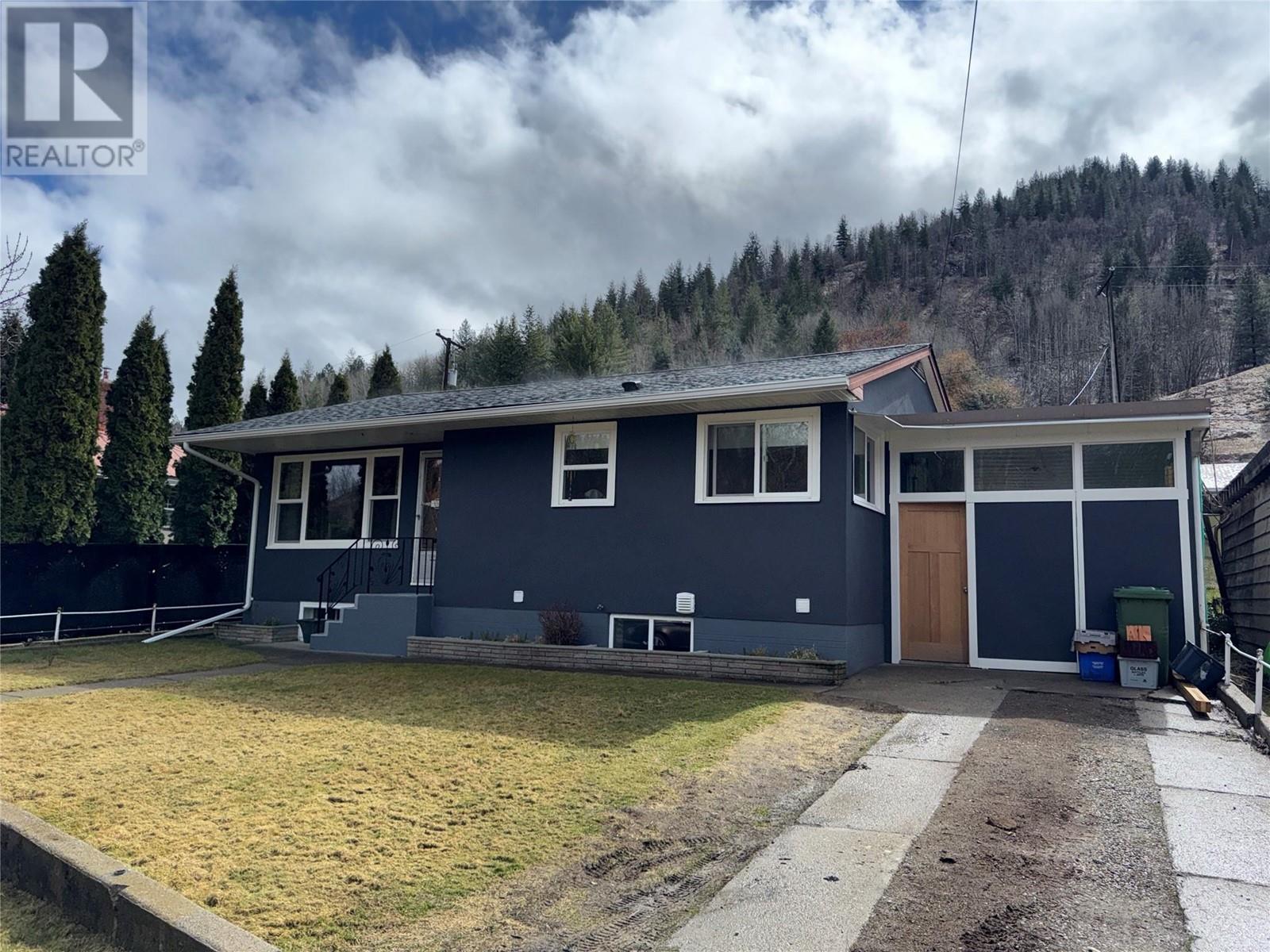 Property at 138 Haig Street image 2