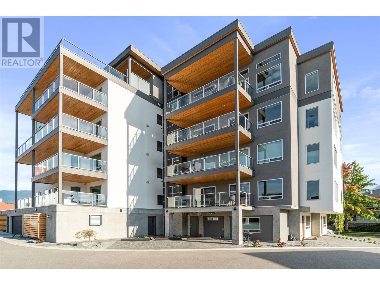 131 Harbourfront Drive Ne Unit# 202, Salmon Arm, British Columbia  V1E 0G4 - Photo 2 - 10350633