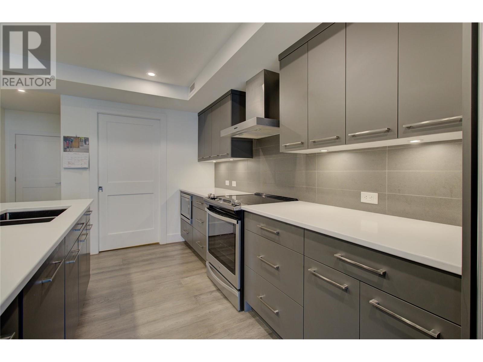 131 Harbourfront Drive Ne Unit# 202, Salmon Arm, British Columbia  V1E 0G4 - Photo 11 - 10350633