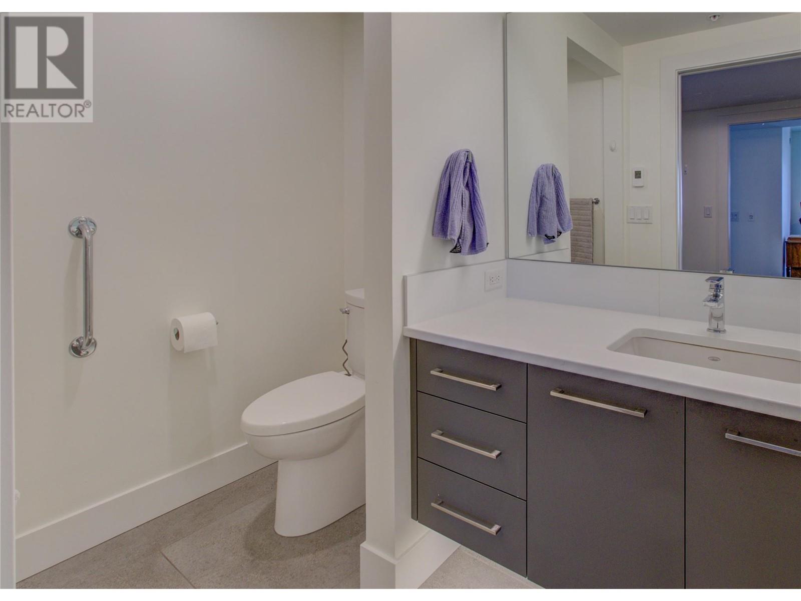 131 Harbourfront Drive Ne Unit# 202, Salmon Arm, British Columbia  V1E 0G4 - Photo 22 - 10350633
