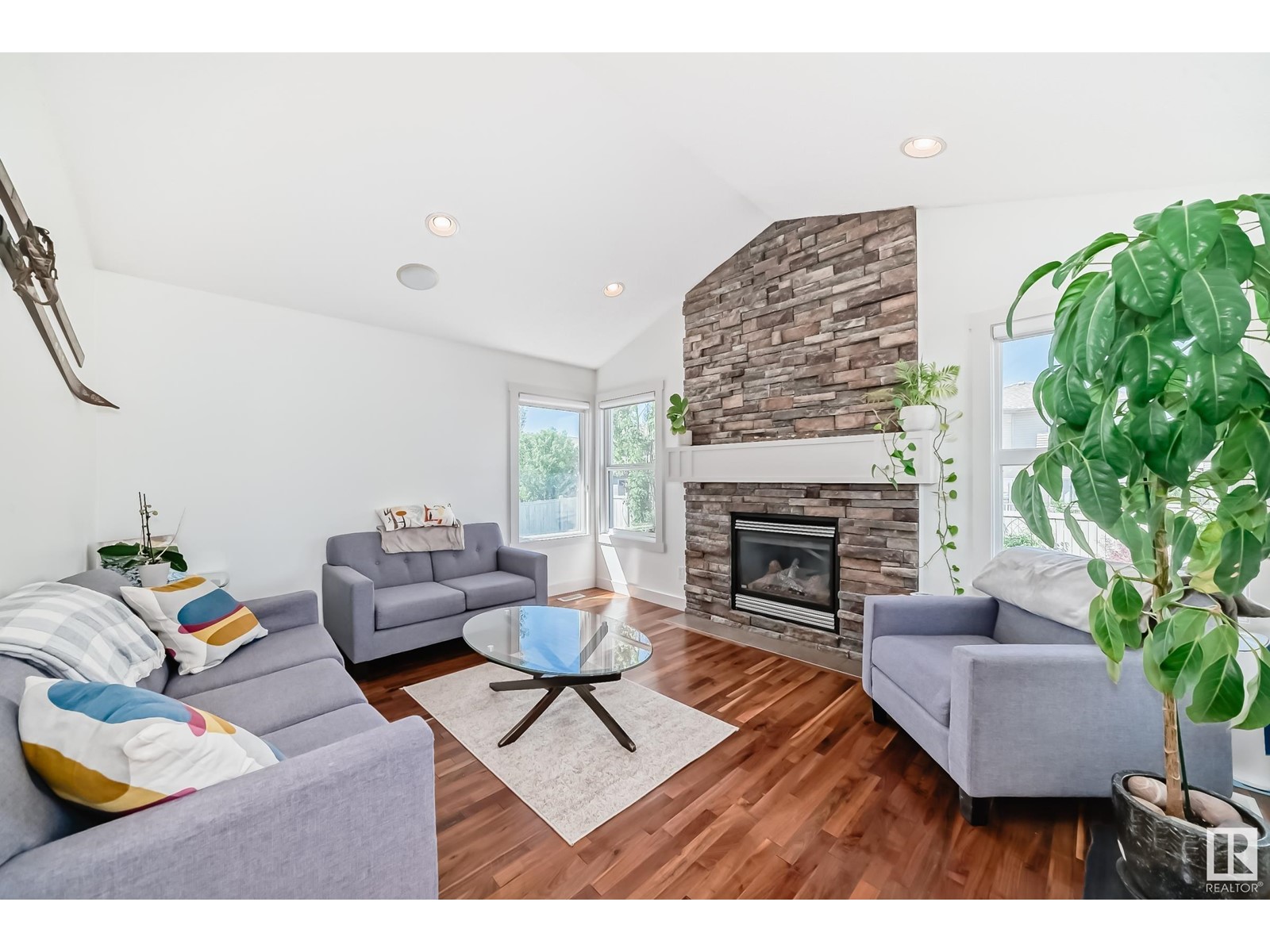 951 Chahley Cr Nw, Edmonton, Alberta  T6M 0C8 - Photo 3 - E4439419