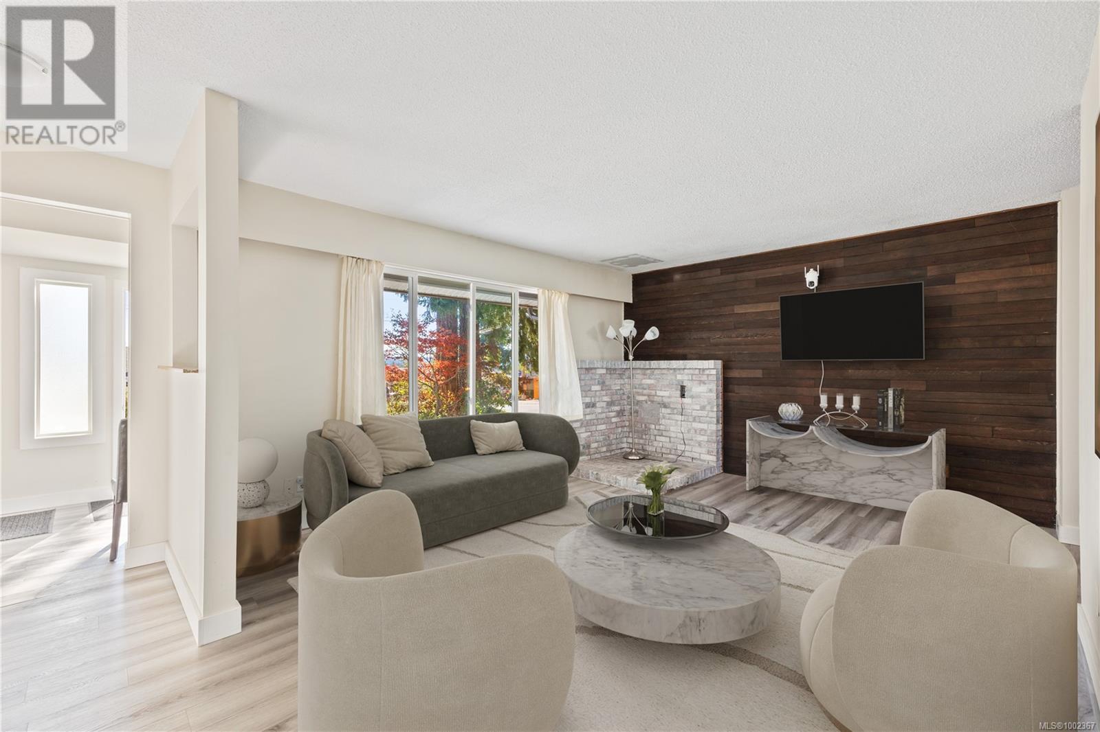 Property at 755 Lorne Cres image 2